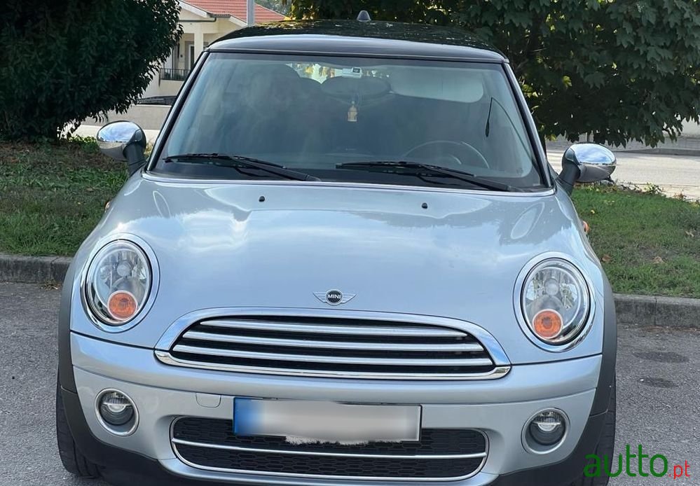 2009' MINI Cooper D photo #1