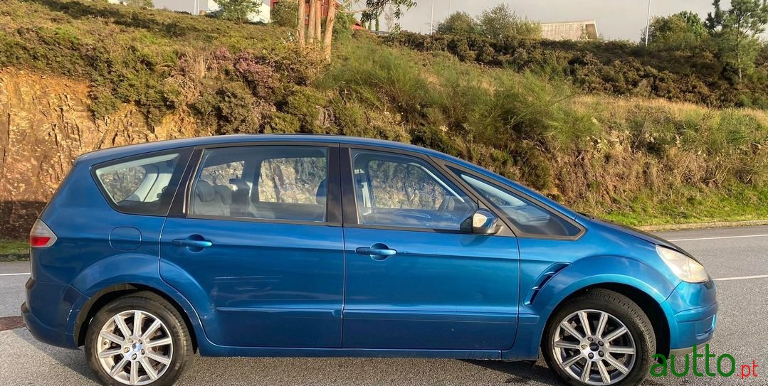 2008' Ford S-Max photo #5