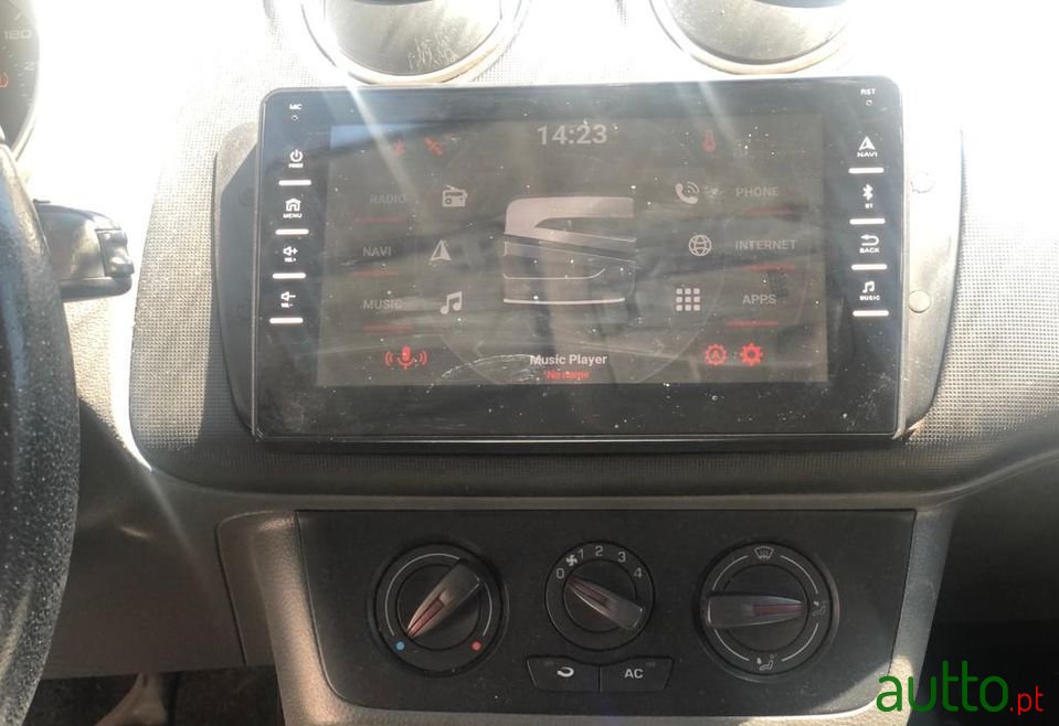 2010' SEAT Ibiza photo #4