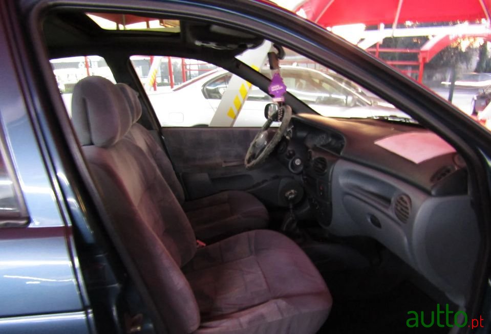 1997' Renault Megane photo #4