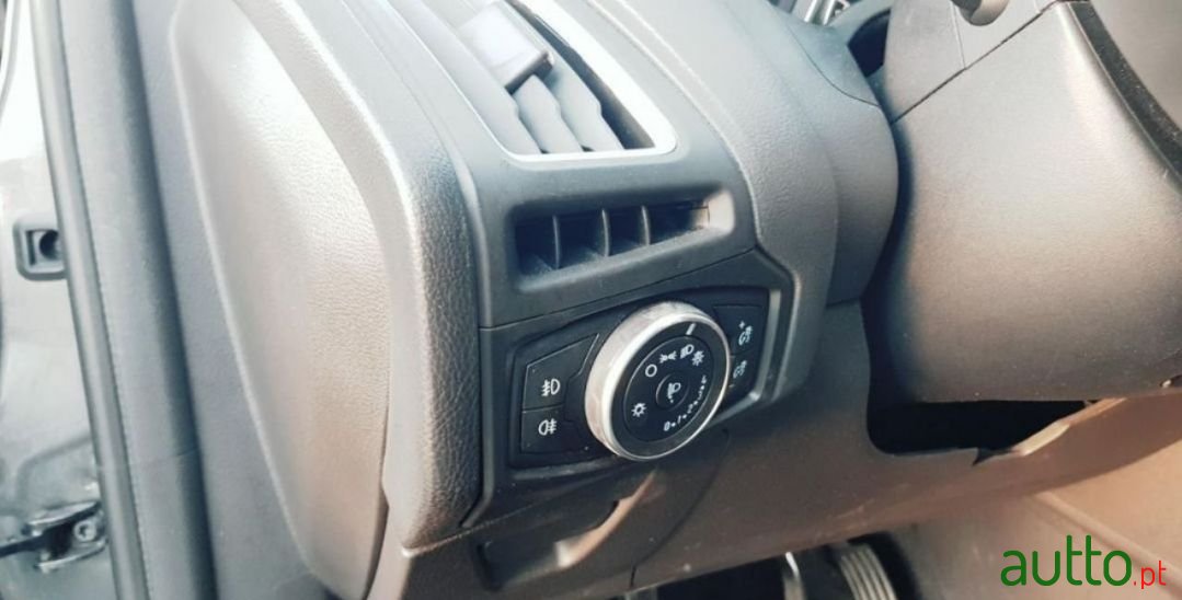 2015' Ford Focus Sw photo #3