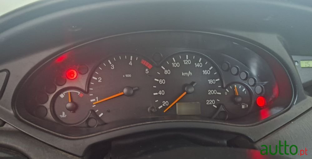 2002' Ford Focus 1.8 Tdci Ghia photo #5