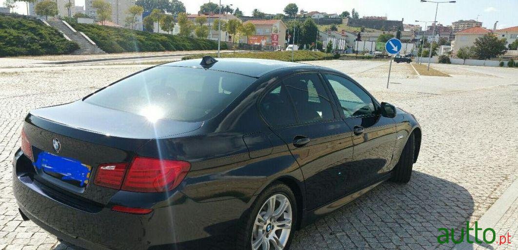 2011' BMW 520 photo #1