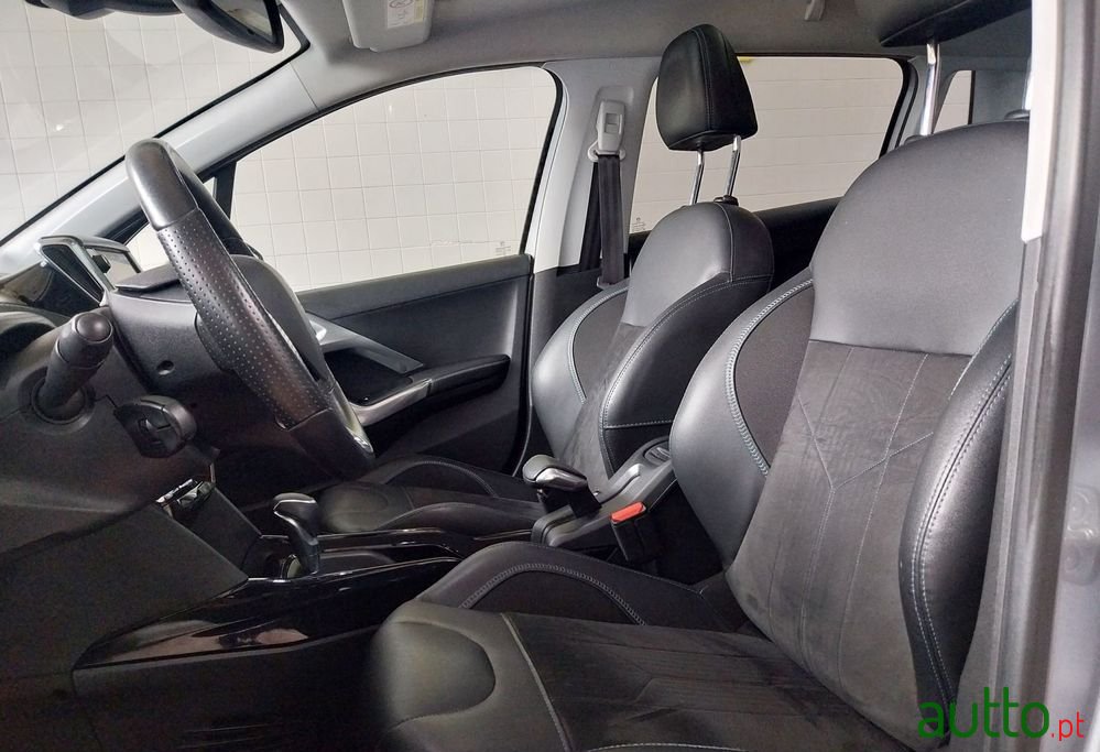 2018' Peugeot 2008 photo #4