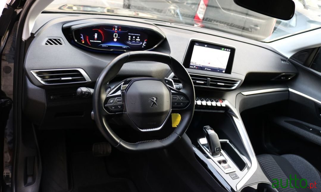 2019' Peugeot 3008 photo #6