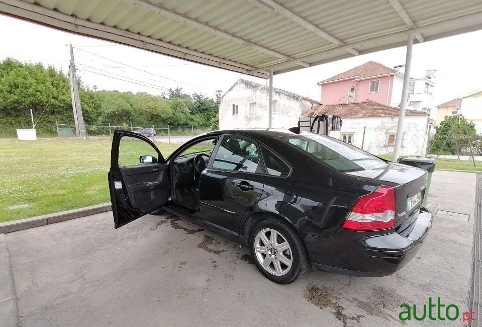 2005' Volvo S40 photo #3