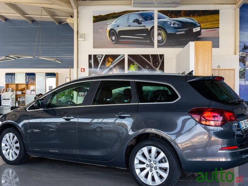 2015' Opel Astra Sports Tourer photo #3