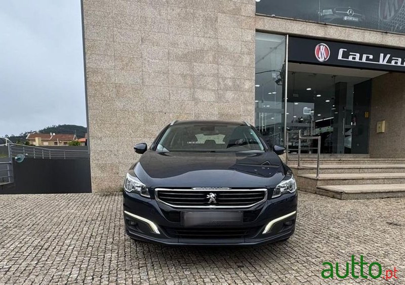 2015' Peugeot 508 Sw photo #2