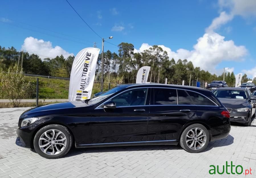 2015' Mercedes-Benz C-300 photo #2