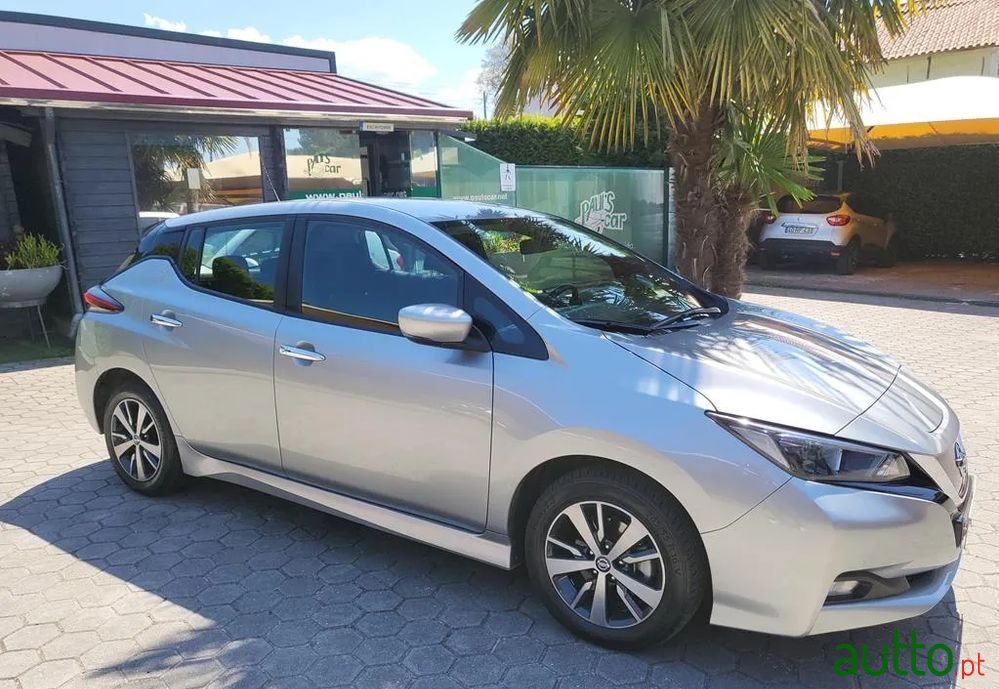 2022' Nissan Leaf N-Connecta photo #2