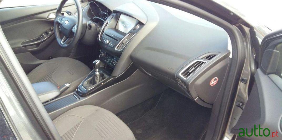 2016' Ford Focus Titanium photo #1