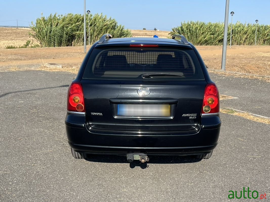 2005' Toyota Avensis Sw photo #5