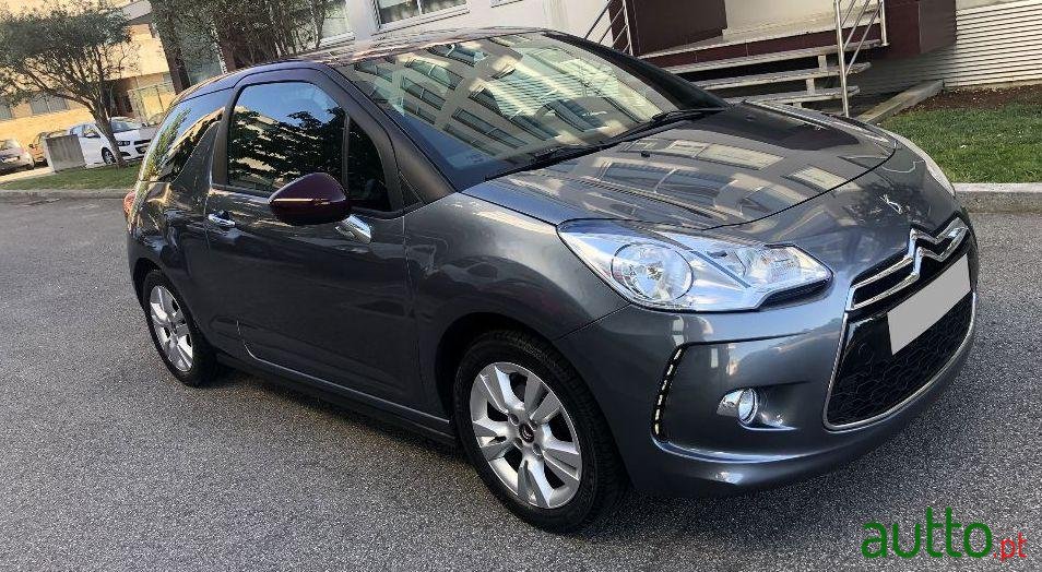 2011' Citroen DS3 photo #3