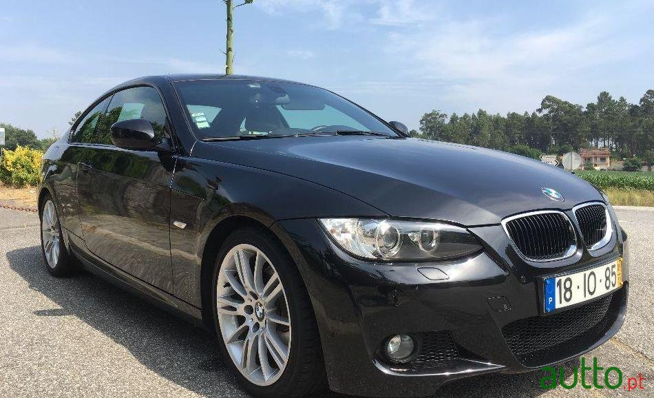 2009' BMW 320 Coup photo #4