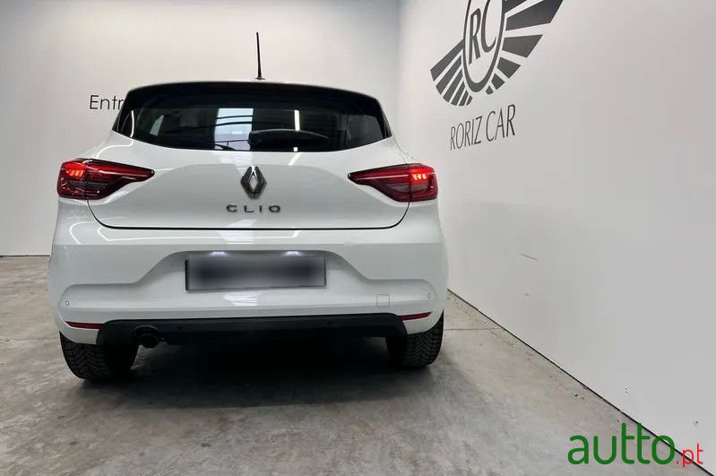 2021' Renault Clio photo #3