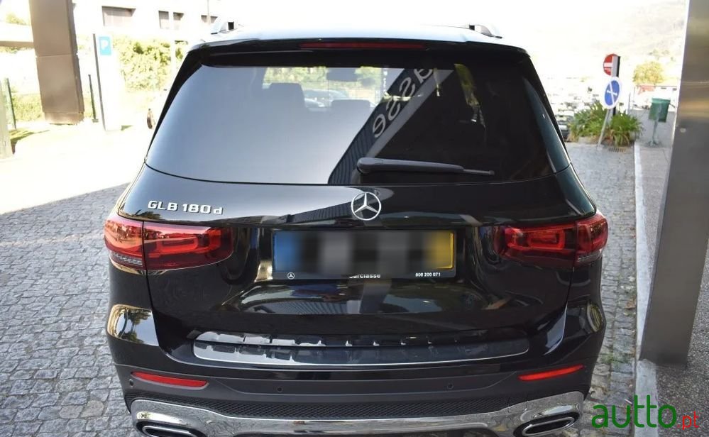 2020' Mercedes-Benz GLB 180 photo #2