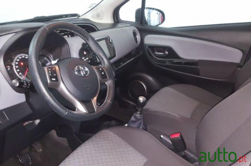2014' Toyota Yaris 1.4D-4D photo #3