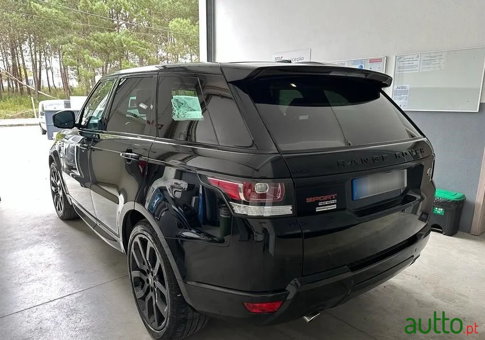 2015' Land Rover Range Rover Sport photo #3