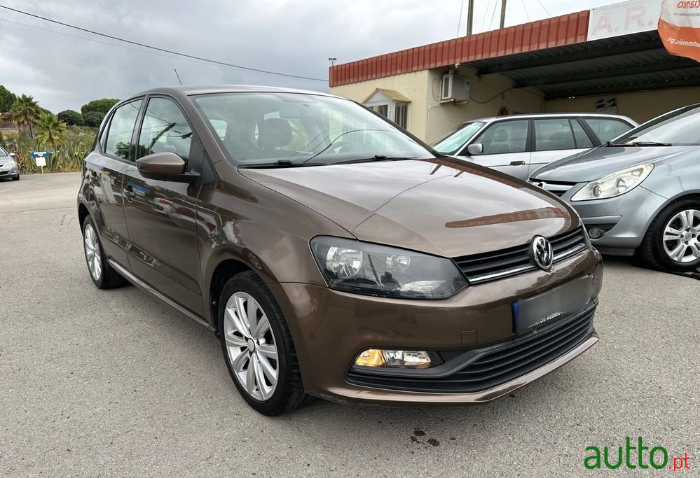 2015' Volkswagen Polo photo #3