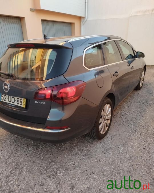 2014' Opel Astra Sports Tourer photo #3