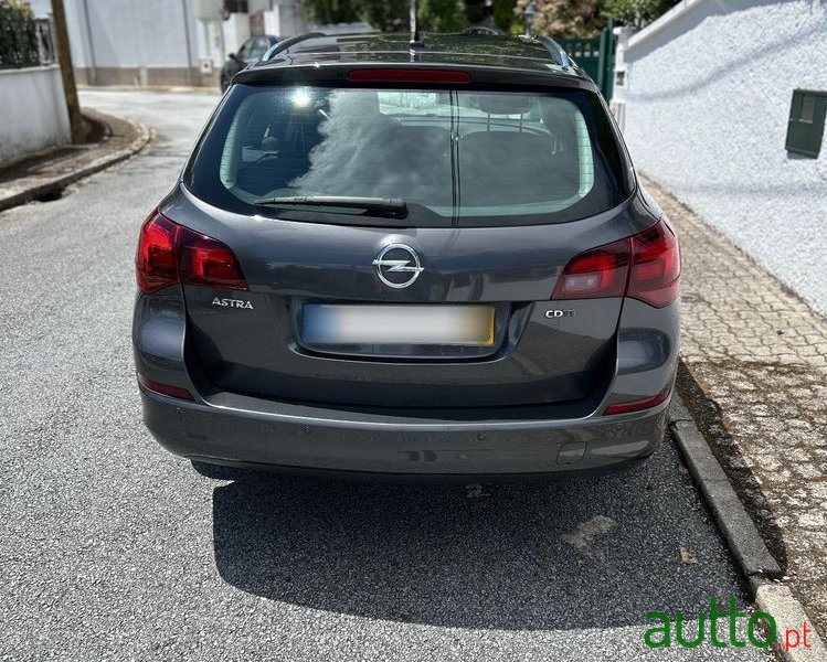 2012' Opel Astra Sports Tourer photo #5