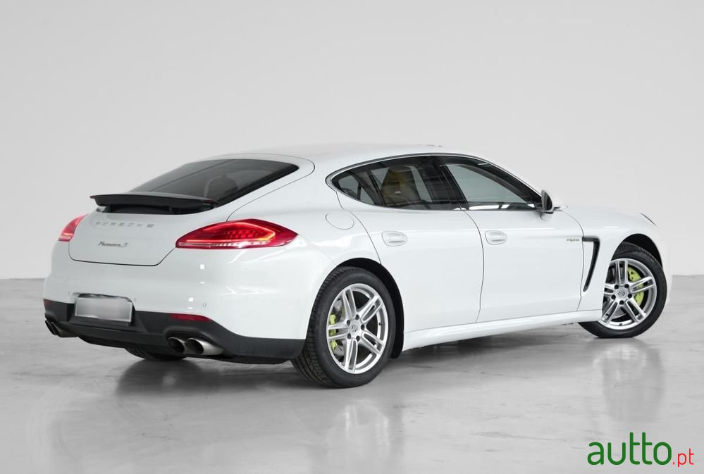 2014' Porsche Panamera S E-Hybrid photo #3