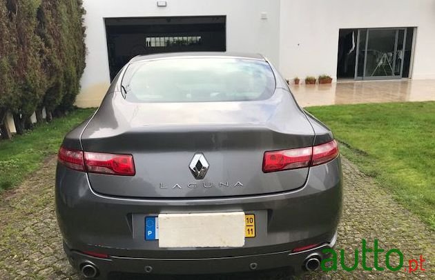 2010' Renault Laguna photo #3