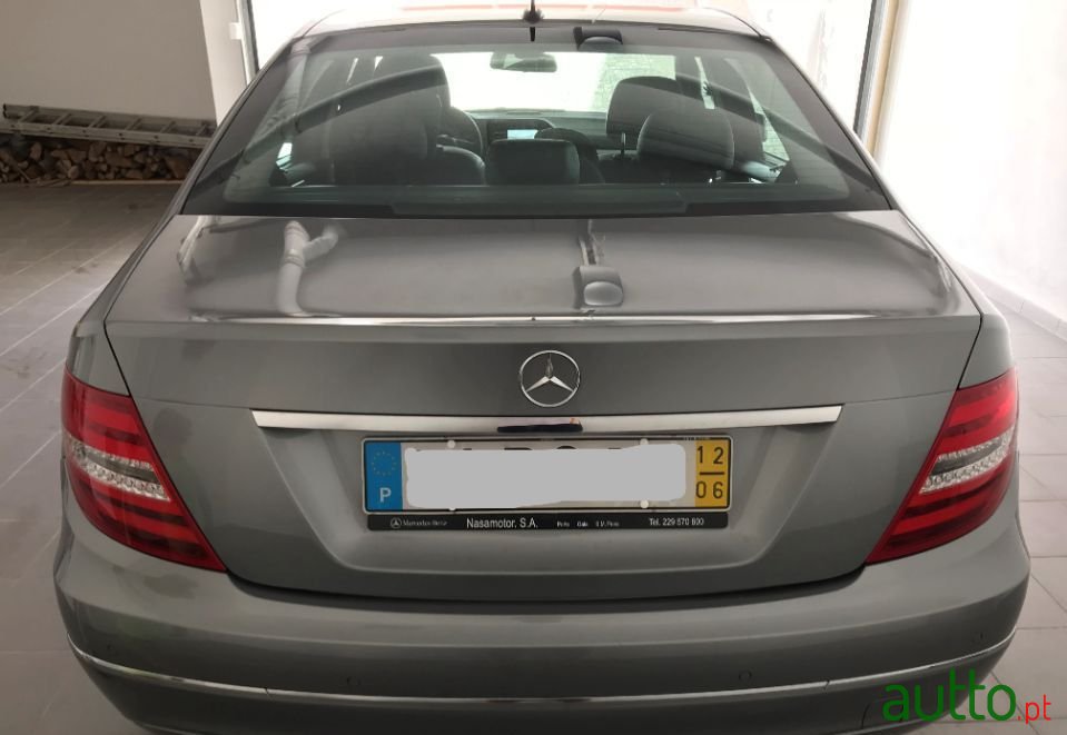 2012' Mercedes-Benz C-200 photo #4