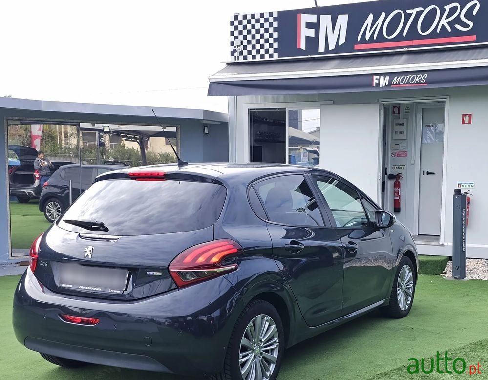 2017' Peugeot 208 1.2 Puretech Active photo #4