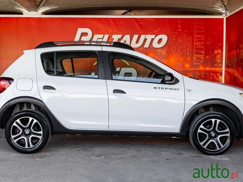 2021' Dacia Sandero photo #4
