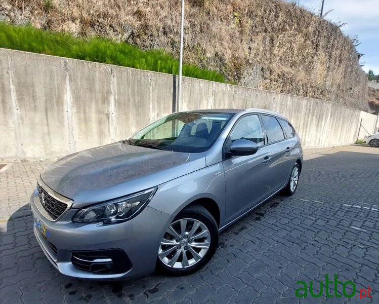 2018' Peugeot 308 Sw photo #1