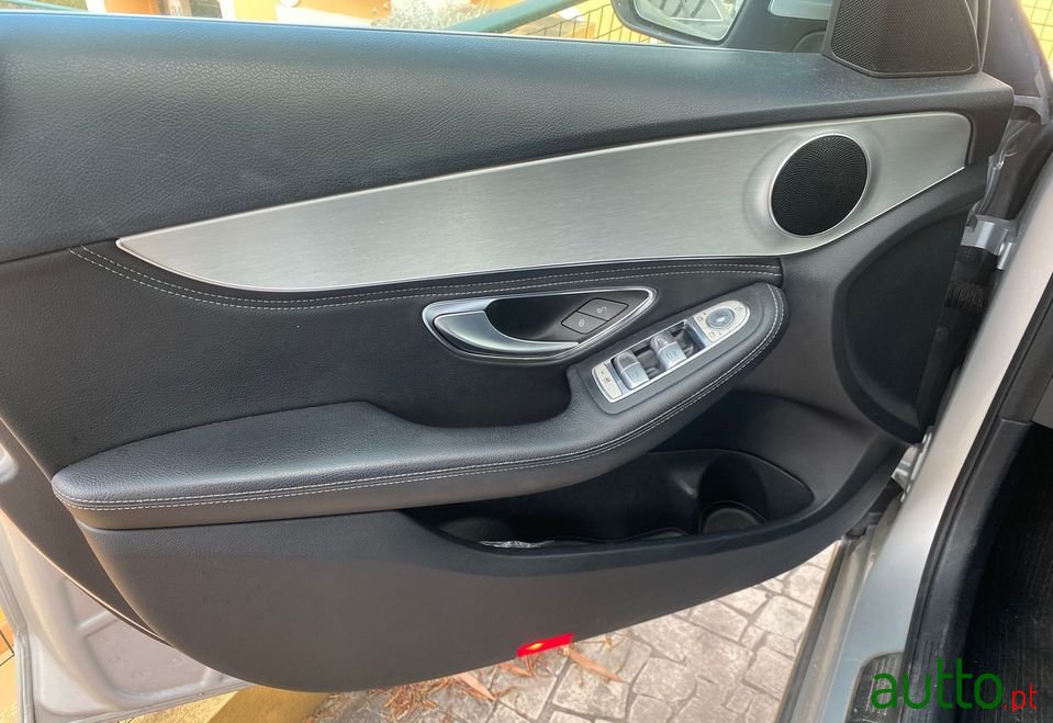 2015' Mercedes-Benz C-250 photo #5