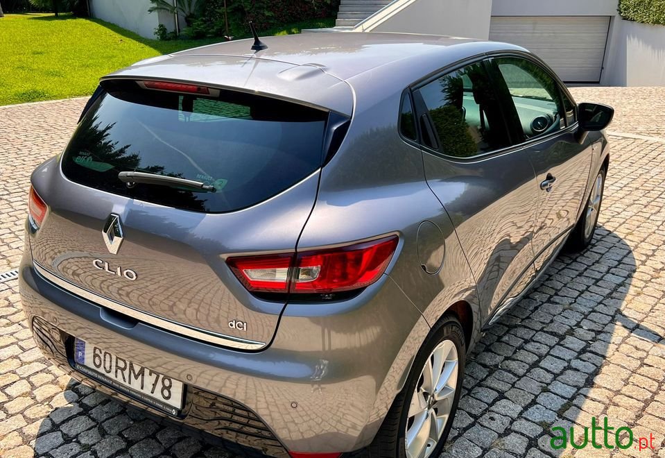 2016' Renault Clio photo #5