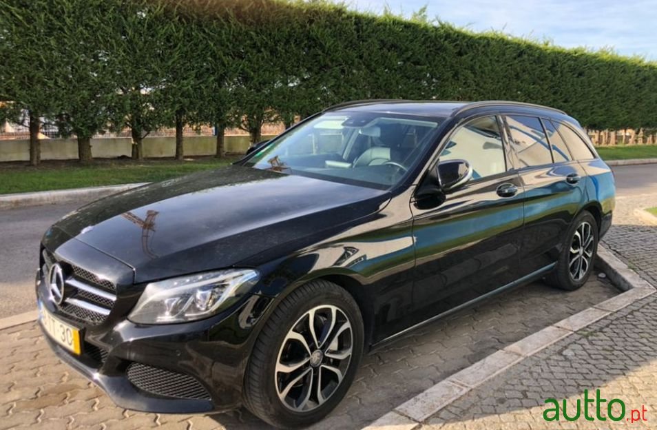 2015' Mercedes-Benz C-250 photo #3