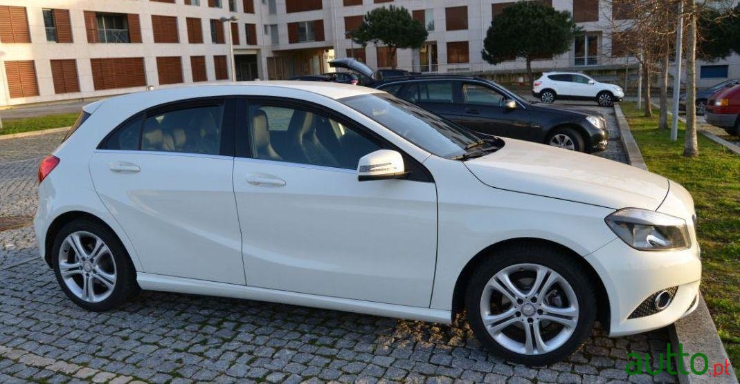 2013' Mercedes-Benz A-180 Cdi photo #2