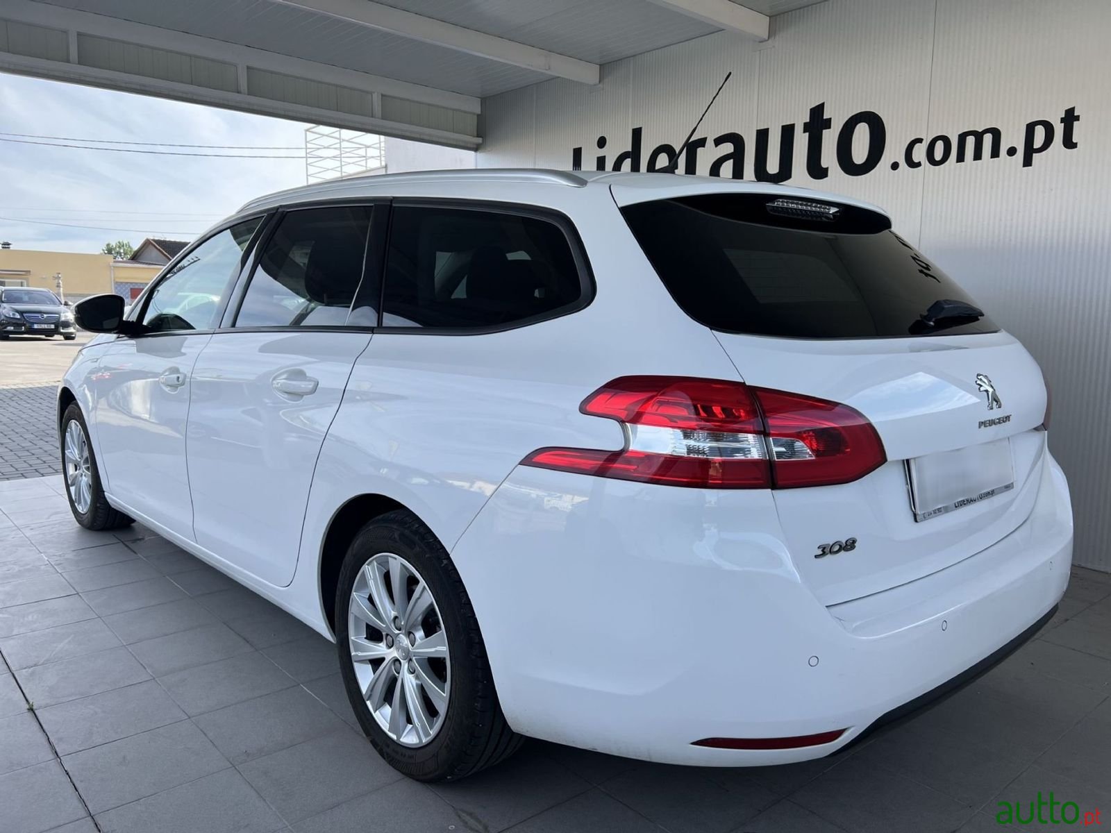 2018' Peugeot 308 Sw photo #6