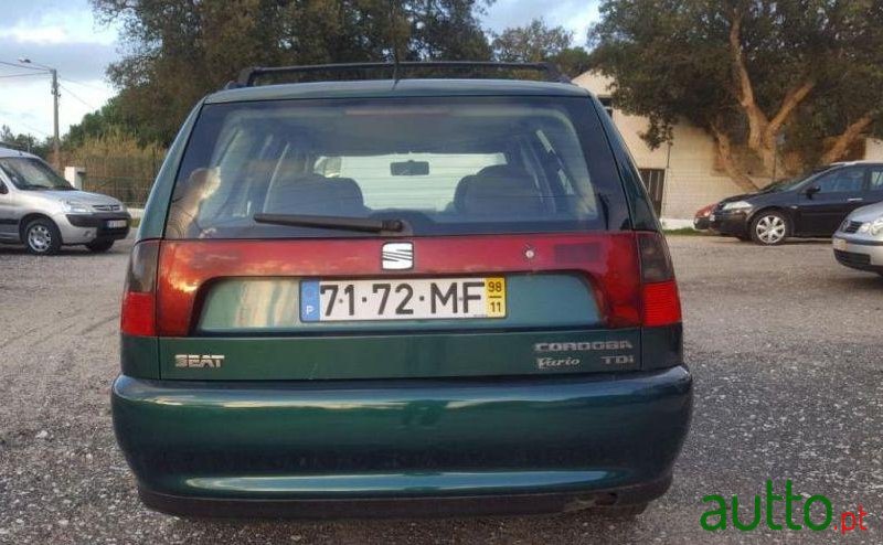 1998' SEAT Cordoba Vario photo #1