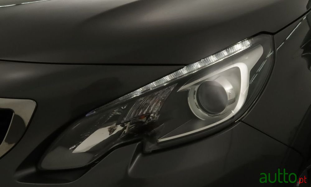 2019' Peugeot 2008 photo #5