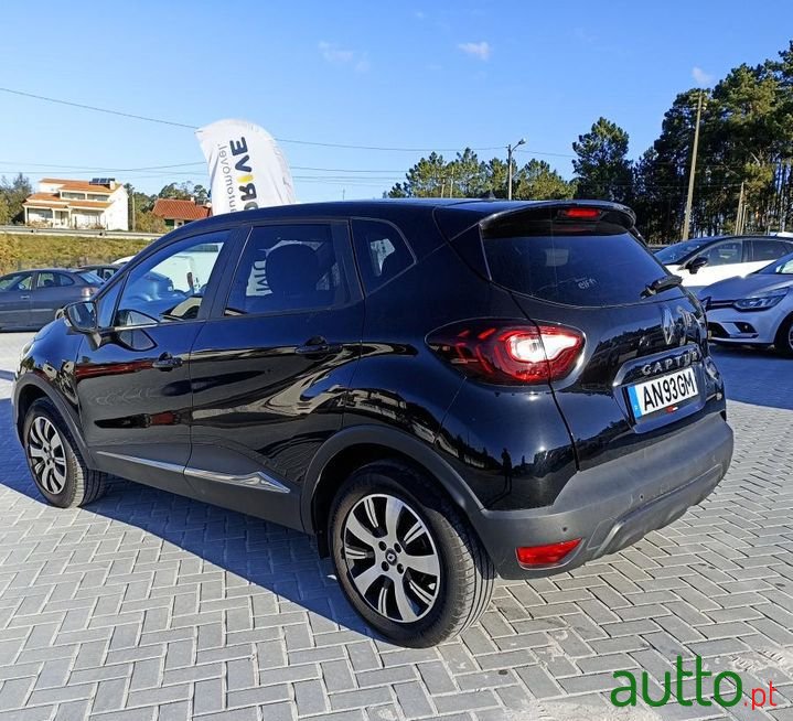 2017' Renault Captur photo #2