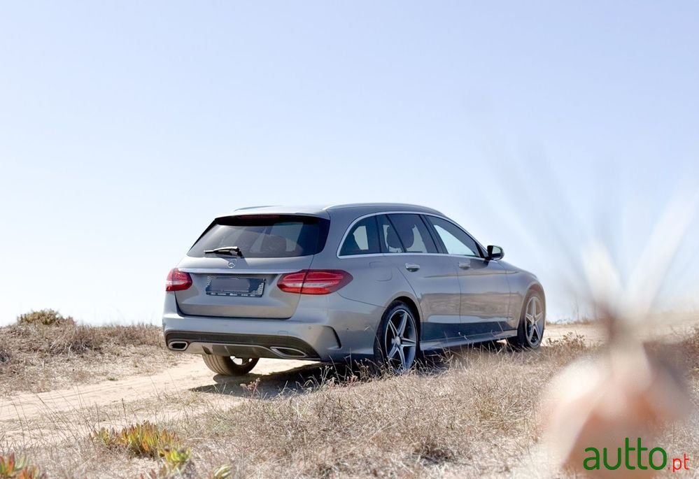 2014' Mercedes-Benz Classe C photo #6