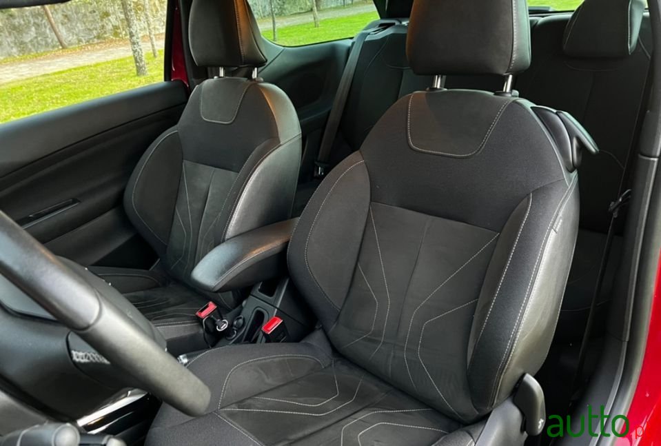 2017' DS Automobiles Ds3 photo #4