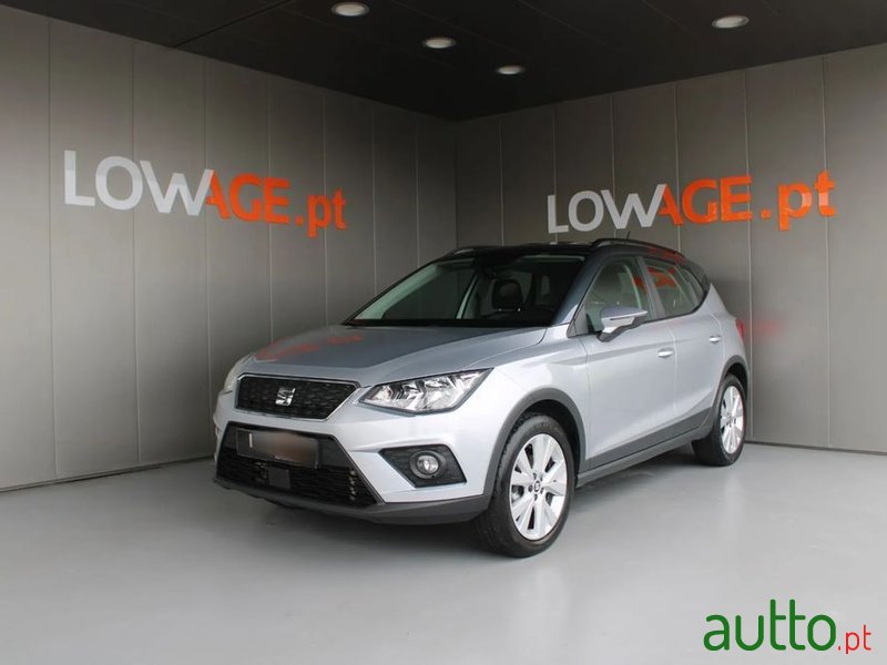 2021' SEAT Arona 1.0 Tsi Style photo #1