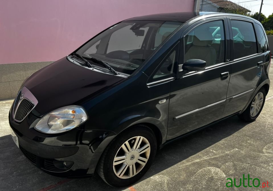 2006' Lancia Musa photo #1