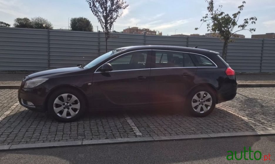 2012' Opel Insignia Sports Tourer photo #2