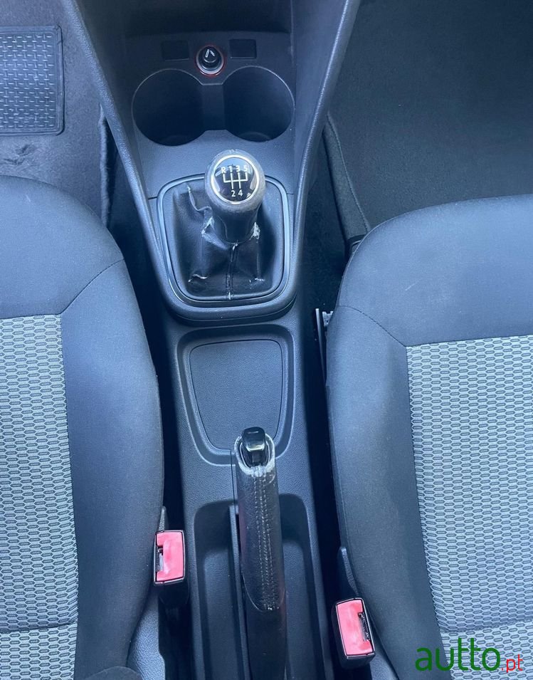 2010' Volkswagen Polo photo #2