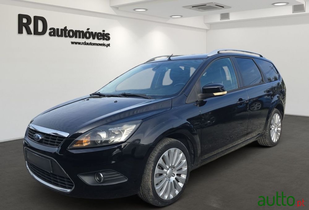 2010' Ford Focus Sw photo #1