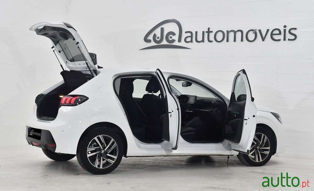 2023' Peugeot 208 1.5 Bluehdi Allure photo #6