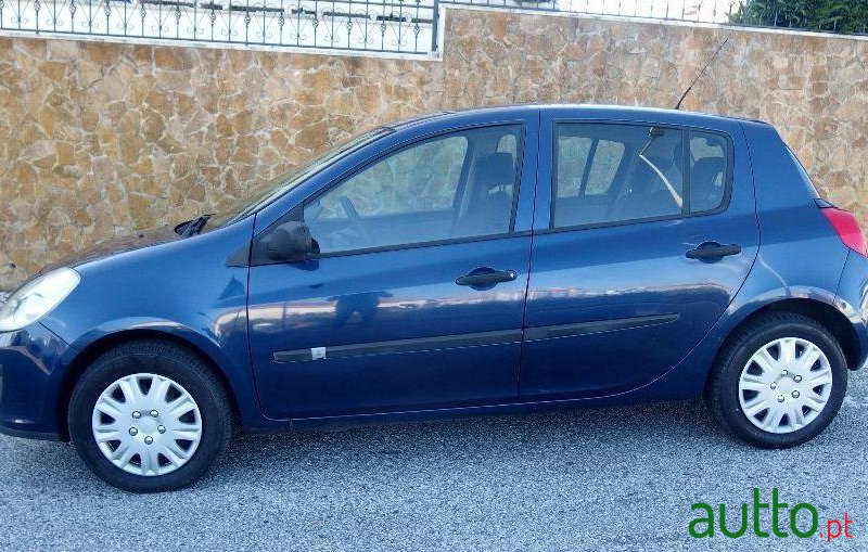 2006' Renault Clio Iii 1.2I 16V Confort photo #2