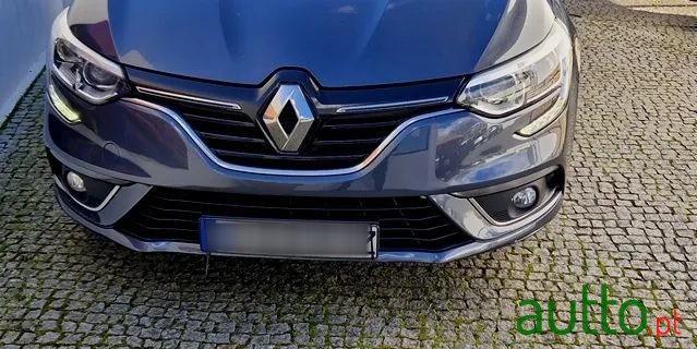 2017' Renault Megane Sport Tourer photo #3