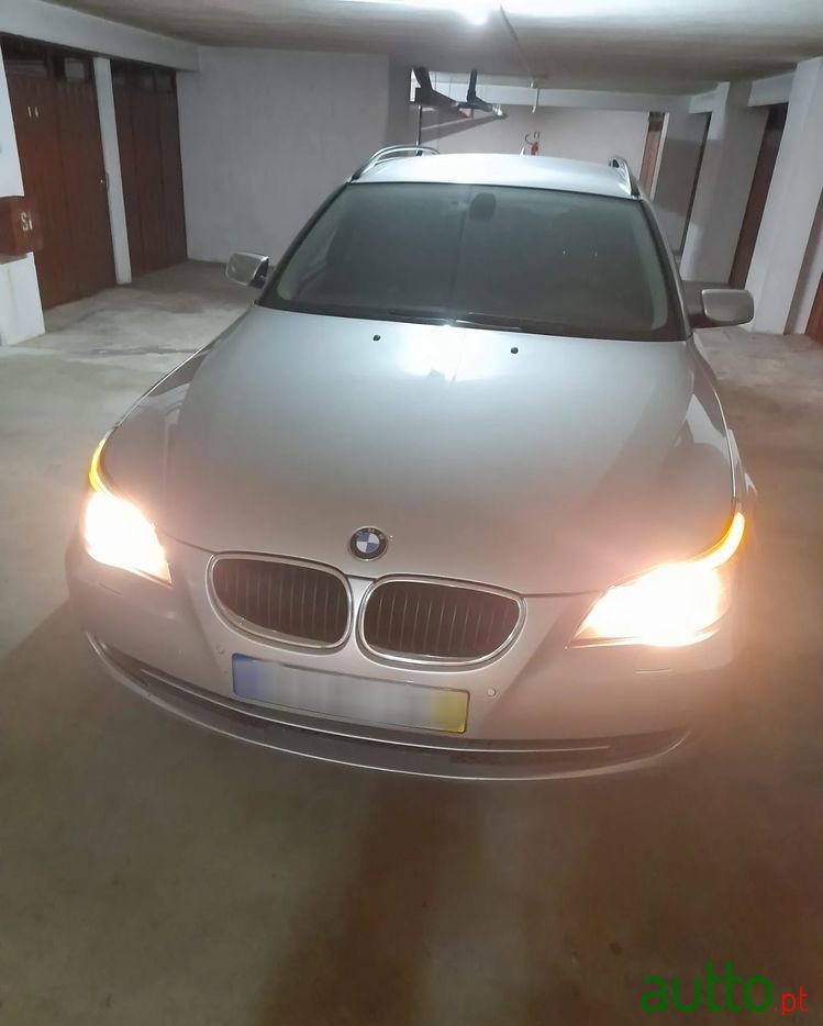 2007' BMW 520 Da Touring photo #2